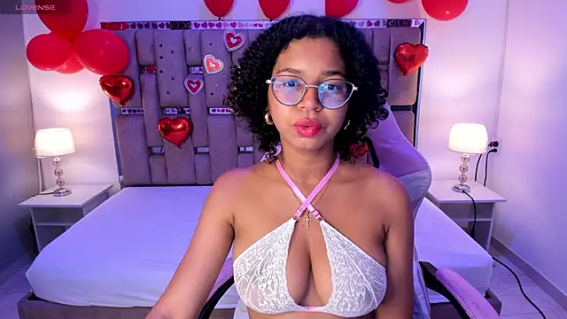 MilaHall  online show from 02/11/25, 03:40