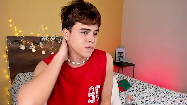 Snapshot of justinbiler chatting on 12/24/24, 07:49 justinbiler online show from 12/24/24, 07:49