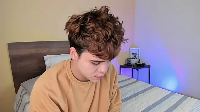 Snapshot of justinbiler chatting on 01/05/25, 12:42 justinbiler online show from 01/05/25, 12:42