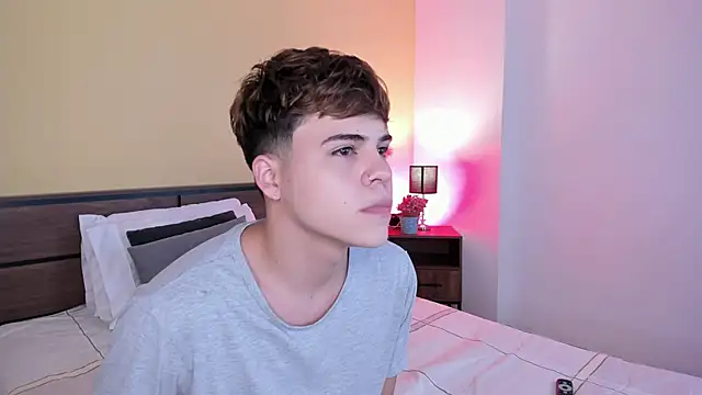 Snapshot of justinbiler chatting on 01/08/25, 12:37 justinbiler online show from 01/08/25, 12:37