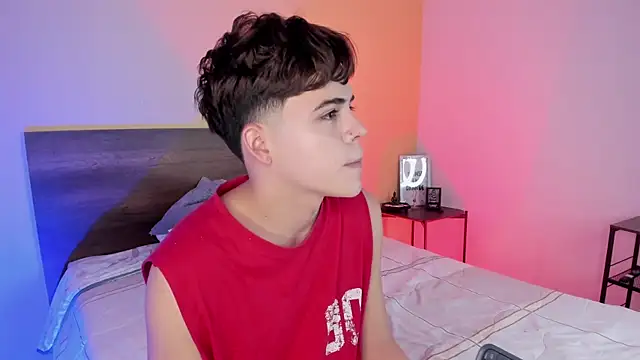 Snapshot of justinbiler chatting on 02/03/25, 12:36 justinbiler online show from 02/03/25, 12:36