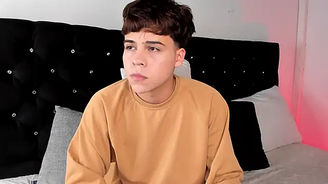 Snapshot of justinbiler chatting on 02/05/25, 04:16 justinbiler online show from 02/05/25, 04:16