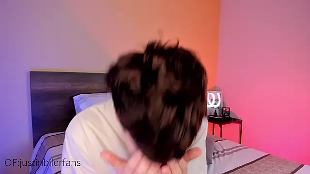 Snapshot of justinbiler chatting on 02/16/25, 12:32 justinbiler online show from 02/16/25, 12:32