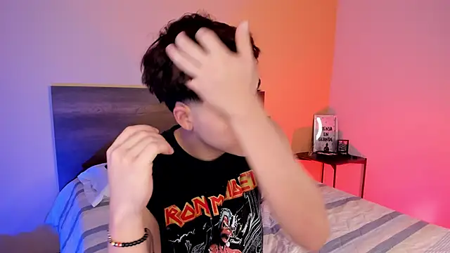 Snapshot of justinbiler chatting on 02/22/25, 12:40 justinbiler online show from 02/22/25, 12:40