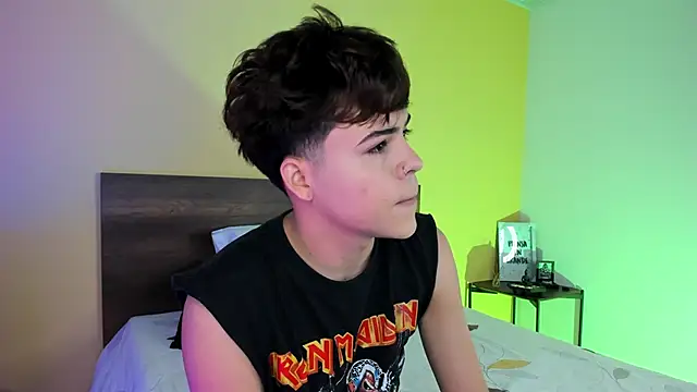 Snapshot of justinbiler chatting on 02/26/25, 12:14 justinbiler online show from 02/26/25, 12:14