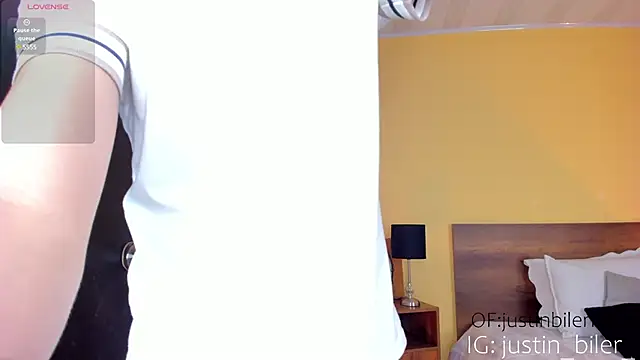 Snapshot of justinbiler chatting on 03/07/25, 03:18 justinbiler online show from 03/07/25, 03:18