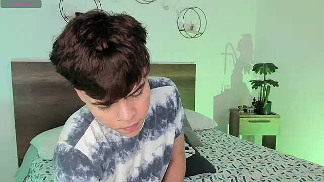 Snapshot of justinbiler chatting on 03/20/25, 05:13 justinbiler online show from 03/20/25, 05:13