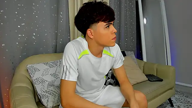 Snapshot of justinbiler chatting on 03/21/25, 02:28 justinbiler online show from 03/21/25, 02:28