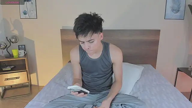 Snapshot of justinbiler chatting on 09/11/25, 12:27 justinbiler online show from 09/11/25, 12:27