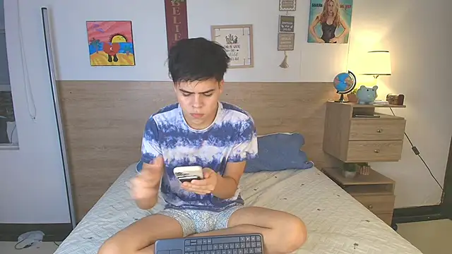 Snapshot of justinbiler chatting on 09/25/25, 01:15 justinbiler online show from 09/25/25, 01:15