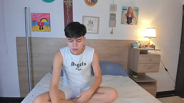 Snapshot of justinbiler chatting on 10/08/25, 12:36 justinbiler online show from 10/08/25, 12:36