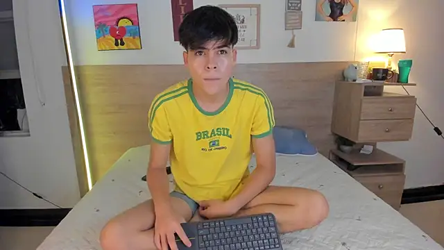 Snapshot of justinbiler chatting on 10/13/25, 11:43 justinbiler online show from 10/13/25, 11:43