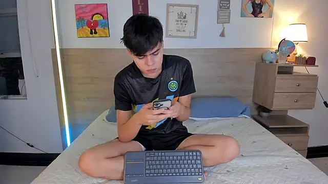 Snapshot of justinbiler chatting on 10/17/25, 12:41 justinbiler online show from 10/17/25, 12:41