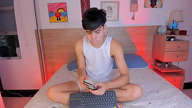 Snapshot of justinbiler chatting on 10/18/25, 01:34 justinbiler online show from 10/18/25, 01:34