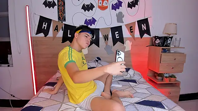 Snapshot of justinbiler chatting on 10/25/25, 12:56 justinbiler online show from 10/25/25, 12:56