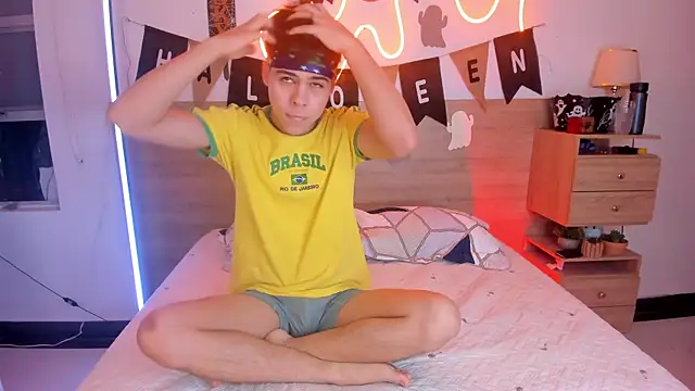 Snapshot of justinbiler chatting on 10/30/25, 12:39 justinbiler online show from 10/30/25, 12:39