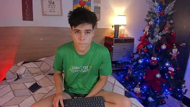 Snapshot of justinbiler chatting on 11/11/25, 12:38 justinbiler online show from 11/11/25, 12:38