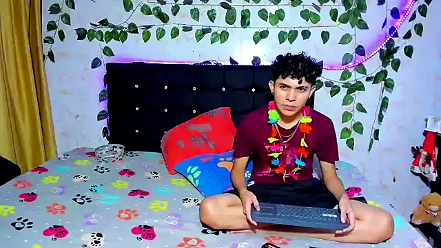 Alexander and Xiao online show from 12/31/24, 02:51