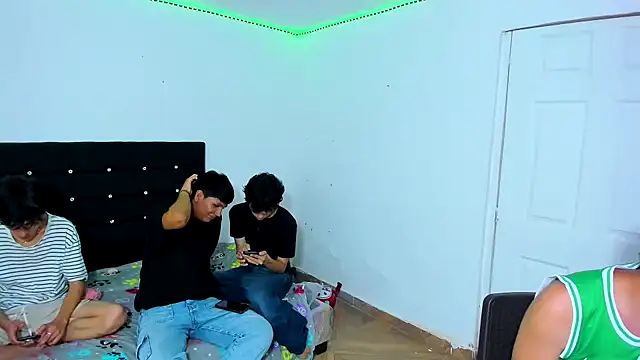 Alexander and Xiao online show from 03/04/25, 09:22