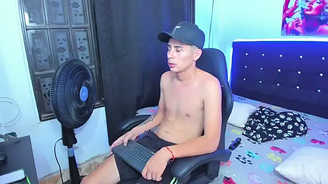 Alexander and Xiao online show from 10/22/25, 01:06