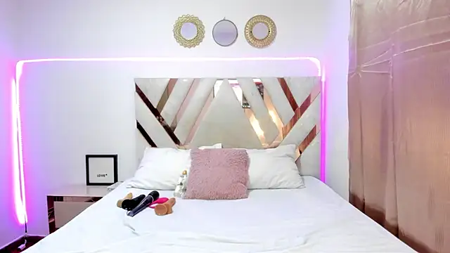 KriisvanyLeroy online show from 04/05/26, 03:04