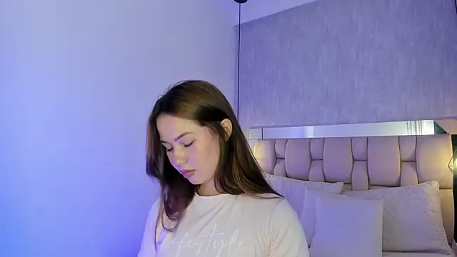 Roxie-Summers11 online show from 03/18/25, 07:42