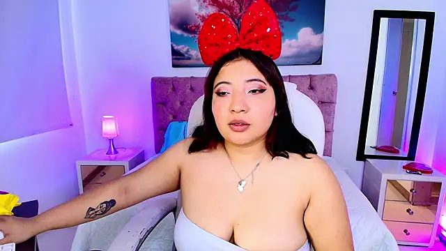 Emma monserrat online show from 10/06/25, 08:28