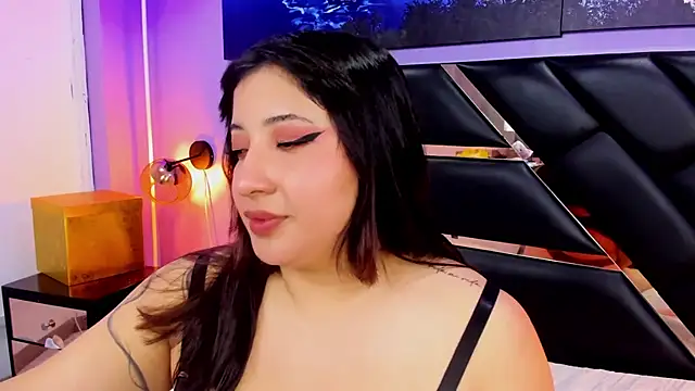Snapshot of Emma_monserrat chatting on 07/18/26, 11:36 Emma monserrat online show from 07/18/26, 11:36