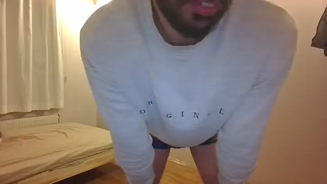 Snapshot of Turkboy_17 chatting on 12/15/24, 08:25 Turkboy 17 online show from 12/15/24, 08:25