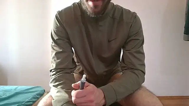 Snapshot of Turkboy_17 chatting on 02/15/25, 02:22 Turkboy 17 online show from 02/15/25, 02:22