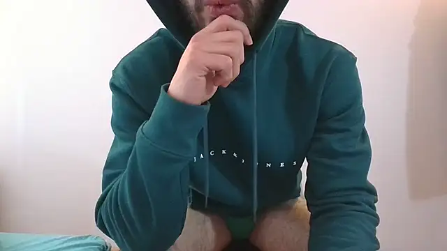 Snapshot of Turkboy_17 chatting on 02/23/25, 10:06 Turkboy 17 online show from 02/23/25, 10:06