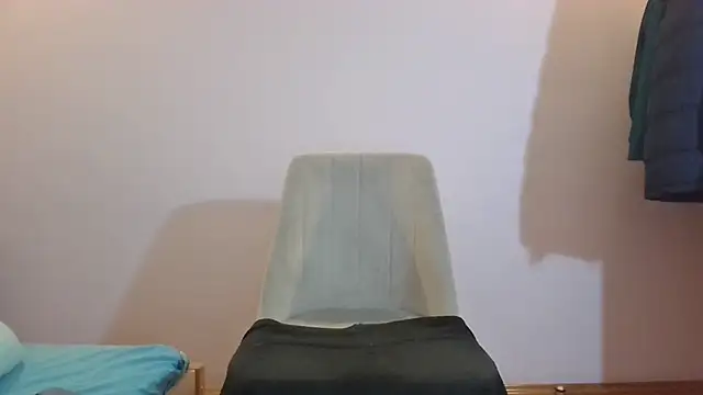 Snapshot of Turkboy_17 chatting on 02/23/25, 03:51 Turkboy 17 online show from 02/23/25, 03:51