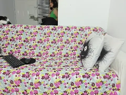 Emma Jnes online show from 02/12/25, 10:15