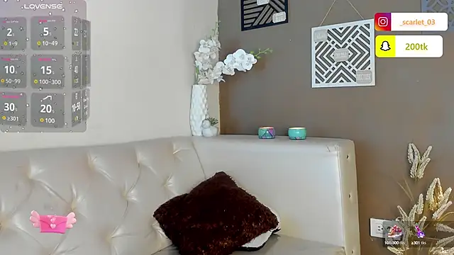 Snapshot of Scarlet_03 chatting on 01/04/25, 10:55 Scarlet 03 online show from 01/04/25, 10:55