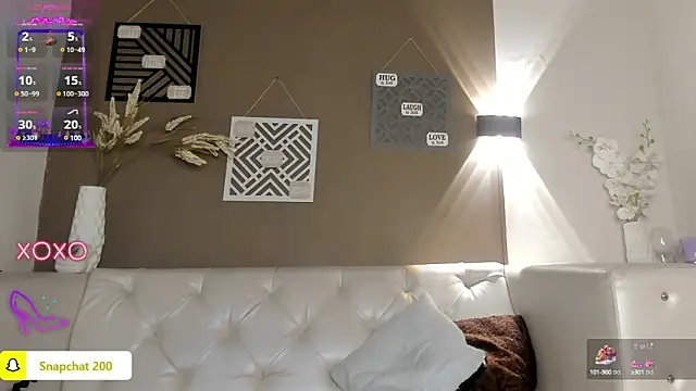 Snapshot of Scarlet_03 chatting on 01/28/25, 11:17 Scarlet 03 online show from 01/28/25, 11:17