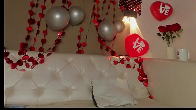 Snapshot of Scarlet_03 chatting on 02/14/25, 11:09 Scarlet 03 online show from 02/14/25, 11:09