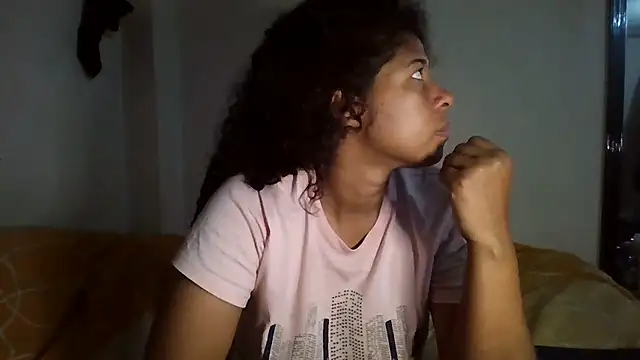 Snapshot of Ivon-09 chatting on 12/12/24, 10:56 Ivon-09 online show from 12/12/24, 10:56