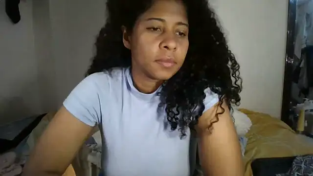 Snapshot of Ivon-09 chatting on 12/12/24, 02:00 Ivon-09 online show from 12/12/24, 02:00