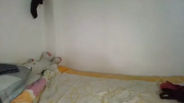 Snapshot of Ivon-09 chatting on 12/16/24, 12:06 Ivon-09 online show from 12/16/24, 12:06