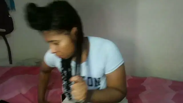 Snapshot of Ivon-09 chatting on 01/19/25, 05:28 Ivon-09 online show from 01/19/25, 05:28