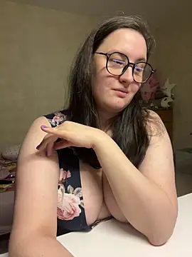 Snapshot of hungry1bunny chatting on 12/06/24, 02:46 hungry1bunny online show from 12/06/24, 02:46