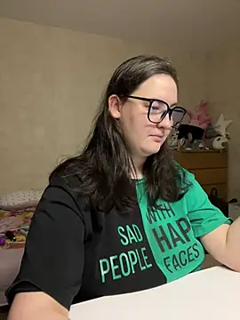 Snapshot of hungry1bunny chatting on 12/10/24, 09:54 hungry1bunny online show from 12/10/24, 09:54