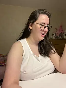 Snapshot of hungry1bunny chatting on 02/04/25, 05:23 hungry1bunny online show from 02/04/25, 05:23