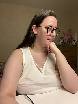 Snapshot of hungry1bunny chatting on 02/04/25, 11:38 hungry1bunny online show from 02/04/25, 11:38