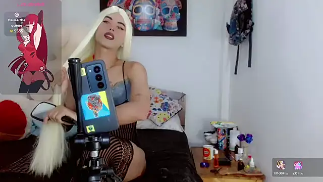 Snapshot of poison_girl21 chatting on 05/26/26, 04:36 poison girl21 online show from 05/26/26, 04:36