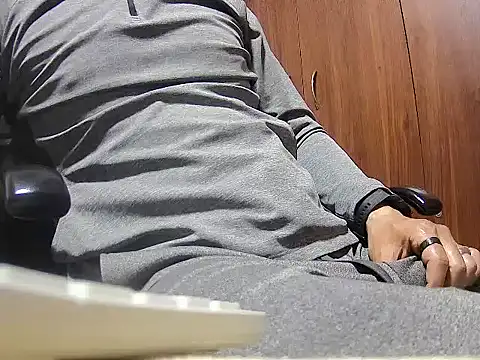 Ponpeo online show from 05/17/26, 04:32