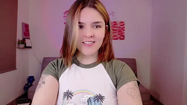 Snapshot of Mariangeel chatting on 09/18/25, 11:18 Mariangeel online show from 09/18/25, 11:18