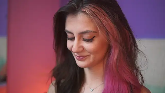 SabrinaHope online show from 12/14/25, 08:46