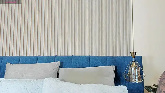 kathecute   online show from 10/25/25, 01:35