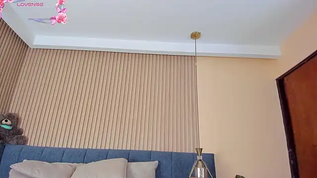 Snapshot of kathecute__ chatting on 02/21/26, 01:39 kathecute online show from 02/21/26, 01:39